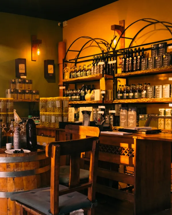 Olive oils in glass bottles and tins — Nicaea store, İznik